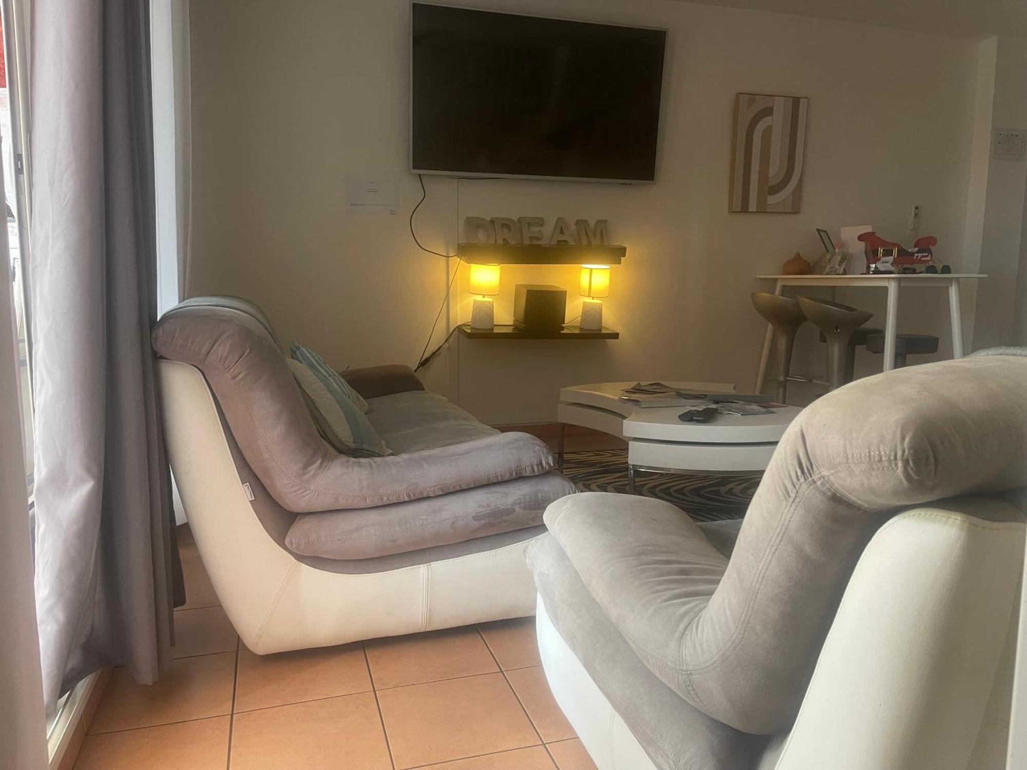 Casa Coliving Avec Chambre Salle De Bain Individuelles Privatives Saint Pierre Esterno foto